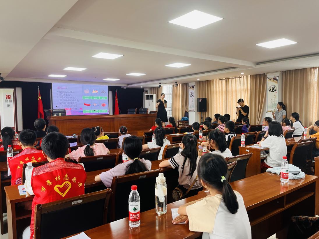 科学饮食 让成长更美好——杭州万景村开展健康知识讲座(图2)